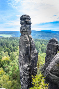 Deutschland, Sachsen, Sächsische Schweiz, Königstein, Pfaffenstein, Felsnadel Barbarine Deutschland, Sachsen, Sächsische Schweiz, Königstein, Pfaffenstein, Felsnadel Barbarine